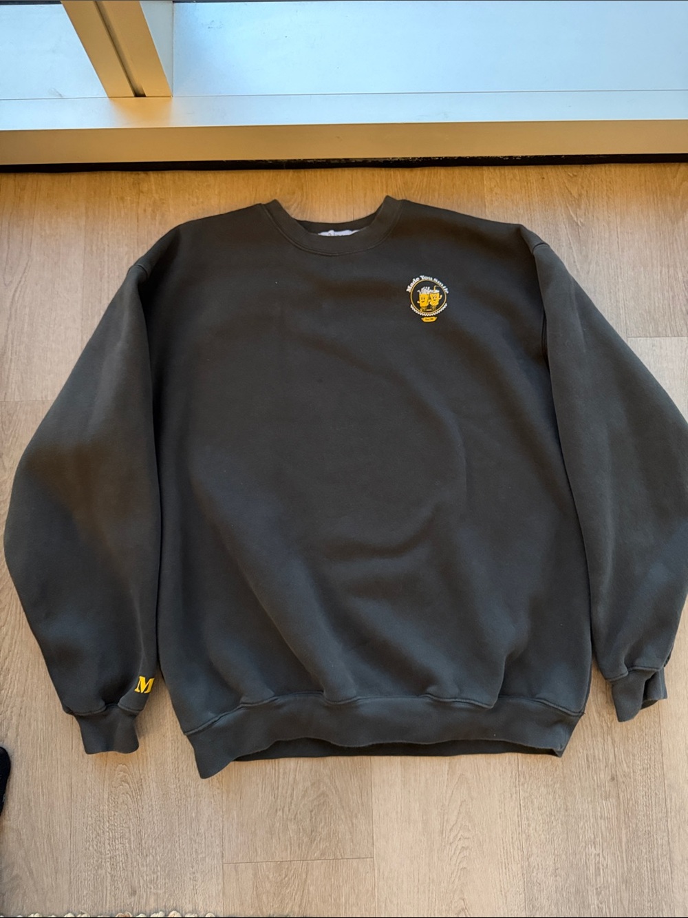 The Mayfair Group Black Sweatshirt M/L